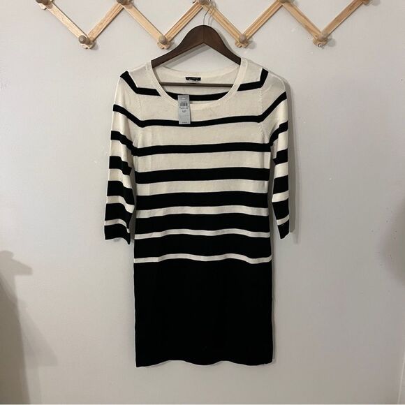 Ann Taylor Dresses & Skirts - NWT Ann Taylor Sweater dress size petite, medium